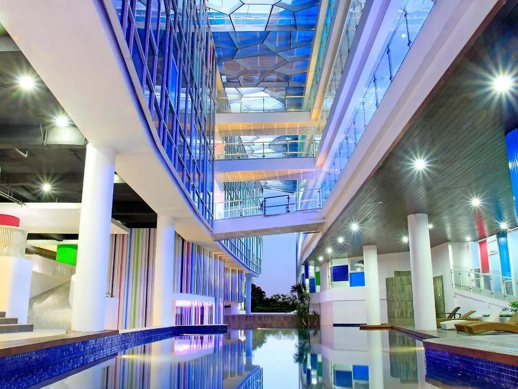 Berry Glee Thematic Hotel Кута