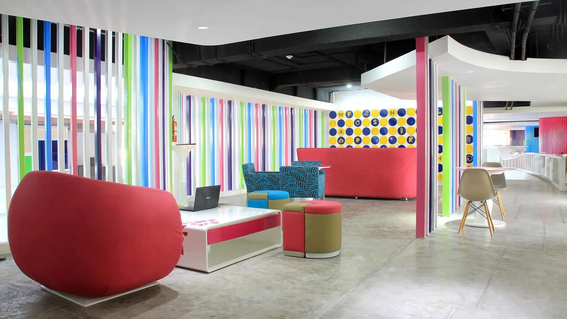 Berry Glee Thematic Hotel Кута 4*,  Индонезия