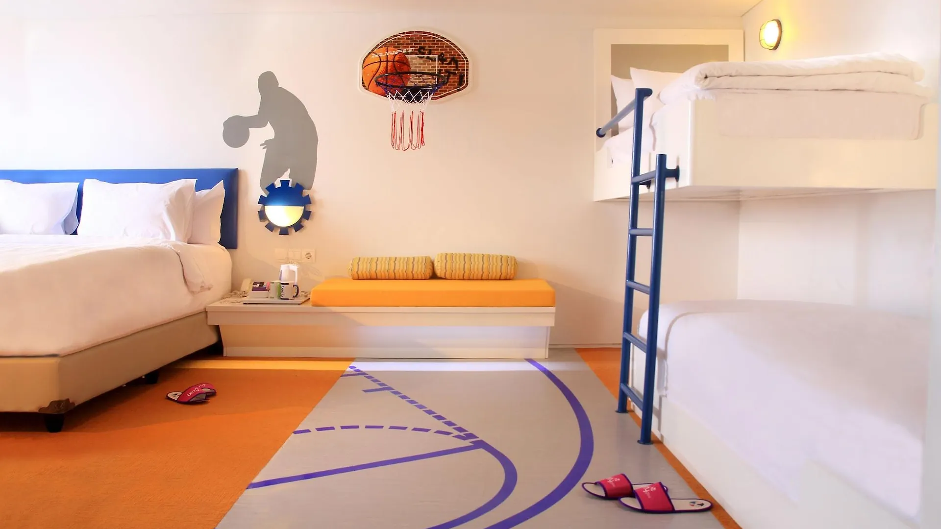 Berry Glee Thematic Hotel Kuta Lombok