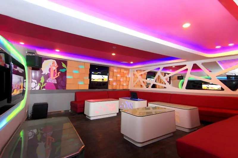 Berry Glee Thematic Hotel Kuta Lombok